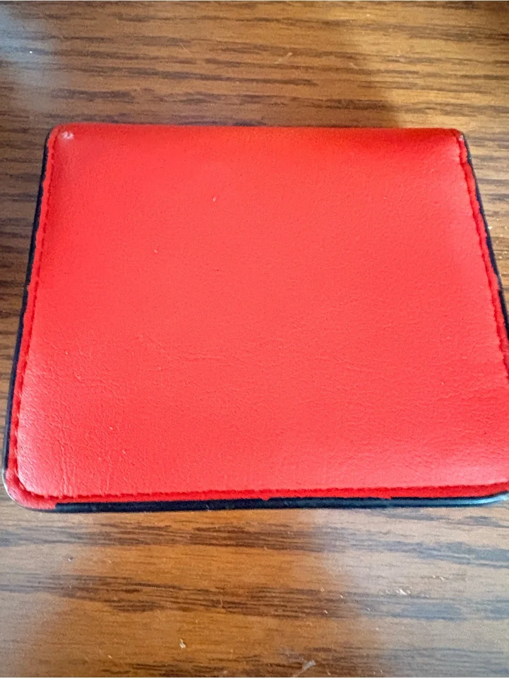 Red simply Vera wang Baylor RFID blocking wallet - Picture 2 of 3